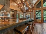 Stone Creek Lodge: Kitchen Island